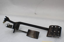 Load image into Gallery viewer, Brake &amp; Throttle Pedals 1013557-067 111725
