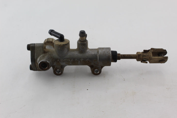 Rear Master Cylinder 705600254 1213136