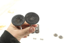 Load image into Gallery viewer, 2007 Polaris Sportsman 700 Exhaust Intake Valves 5137265
