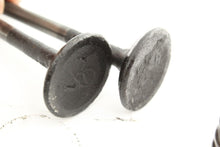 Load image into Gallery viewer, 2001 Polaris ATP 500 Exhaust &amp; Intake Valves w/Springs 3085412
