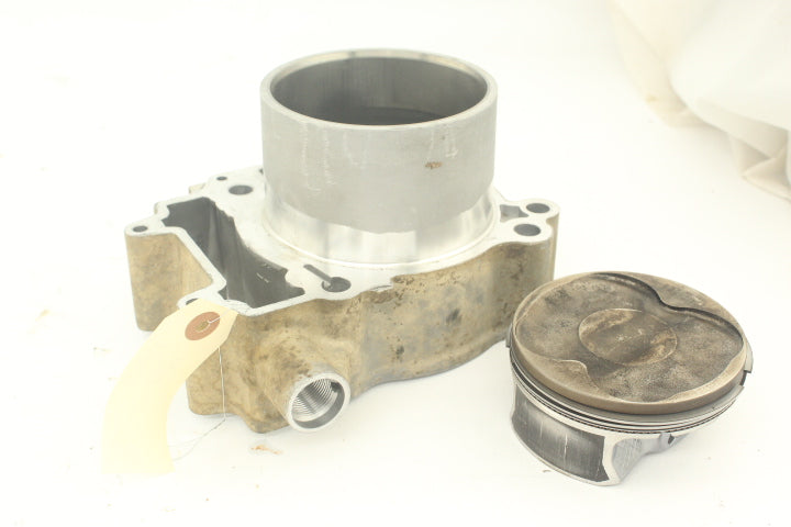 Cylinder W/ Piston 3022860 119824